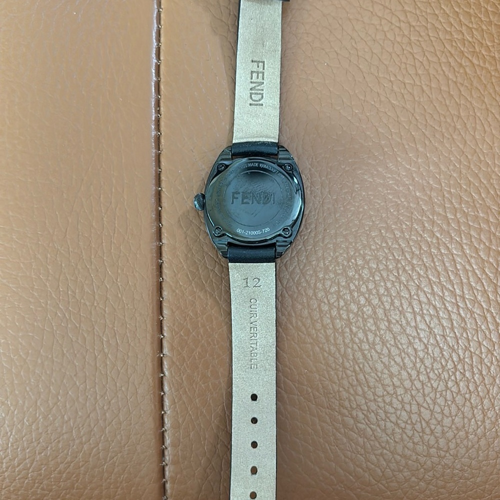 Black Smartwatch - Picture 3 of 4